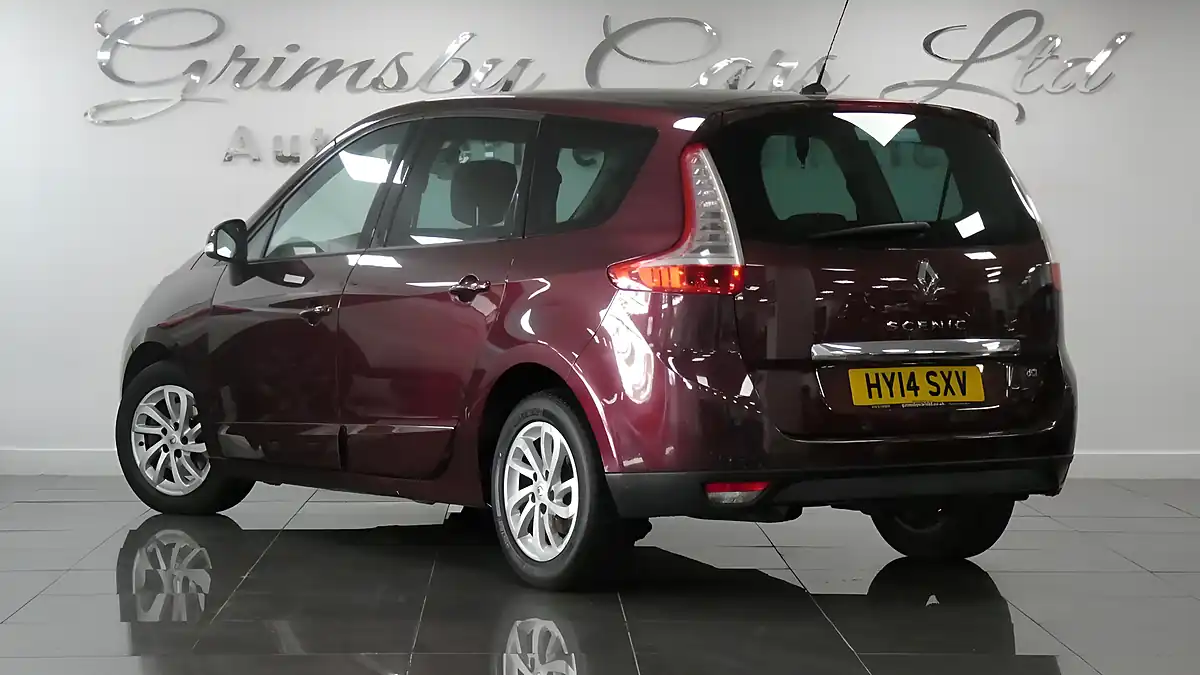 Used 2014 Renault Grand Scenic Energy Dynamique Tomtom Red - Interior and Exterior details 3