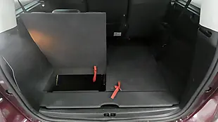 Used 2014 Renault Grand Scenic Energy Dynamique Tomtom Red - Interior and Exterior details 4