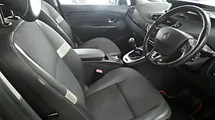 Used 2014 Renault Grand Scenic Energy Dynamique Tomtom Red - Interior and Exterior details 5