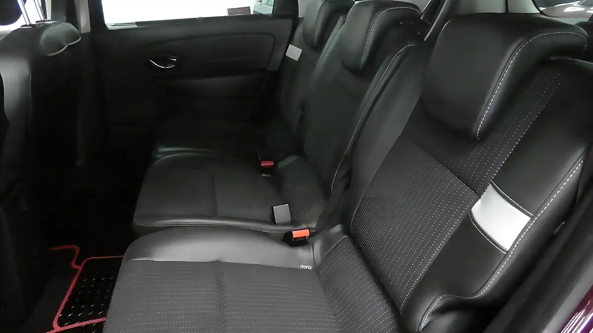 Used 2014 Renault Grand Scenic Energy Dynamique Tomtom Red - Interior and Exterior details 9