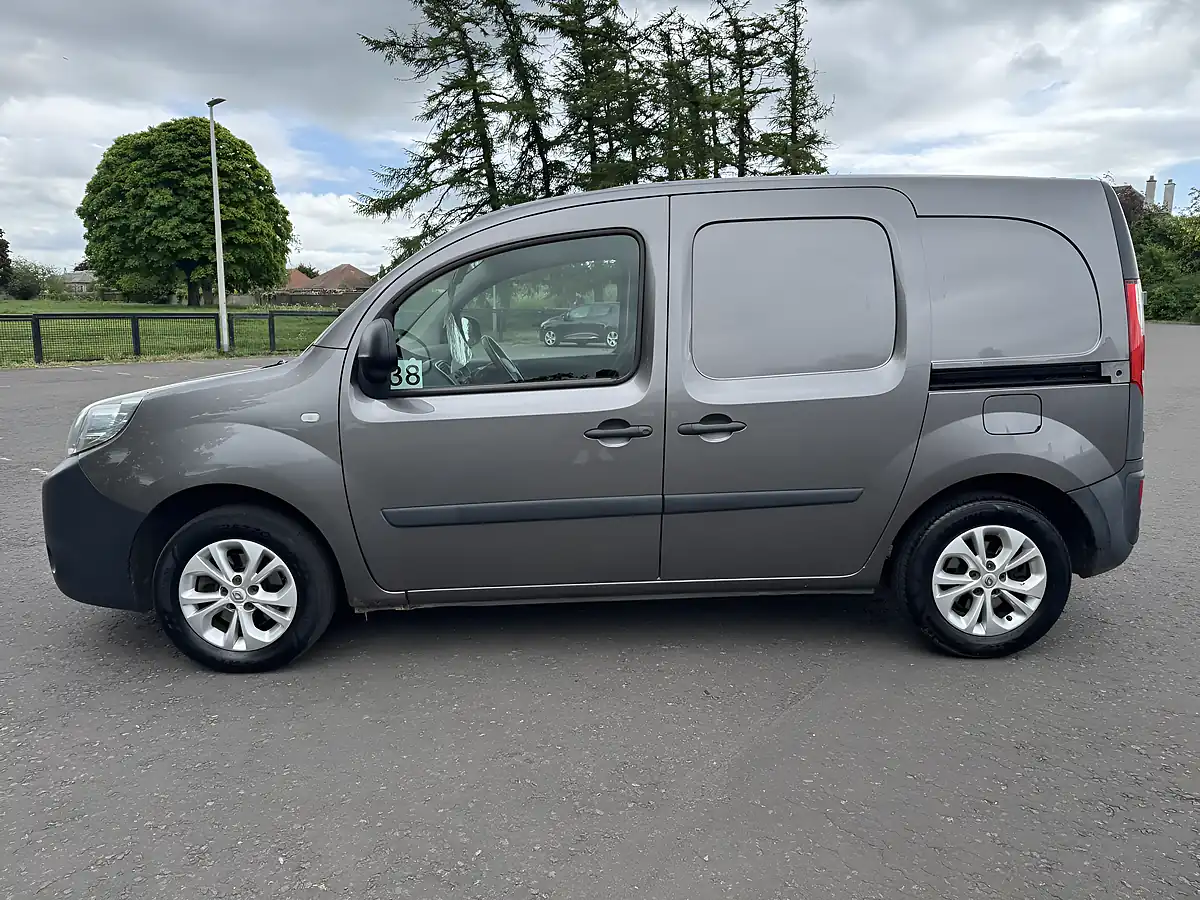 Used 2014 Renault Kangoo Sport Grey - Interior and Exterior details 4