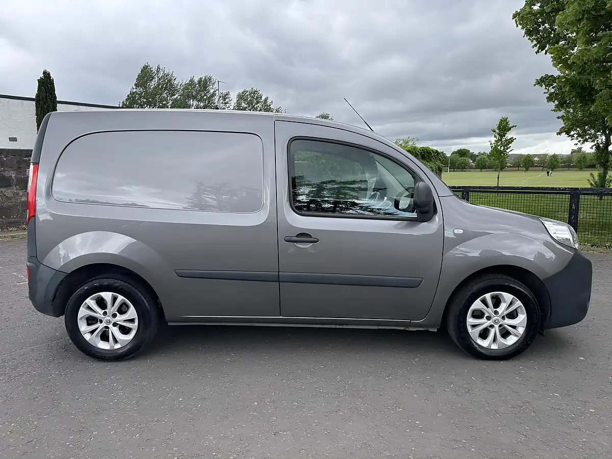Used 2014 Renault Kangoo Sport Grey - Interior and Exterior details 8