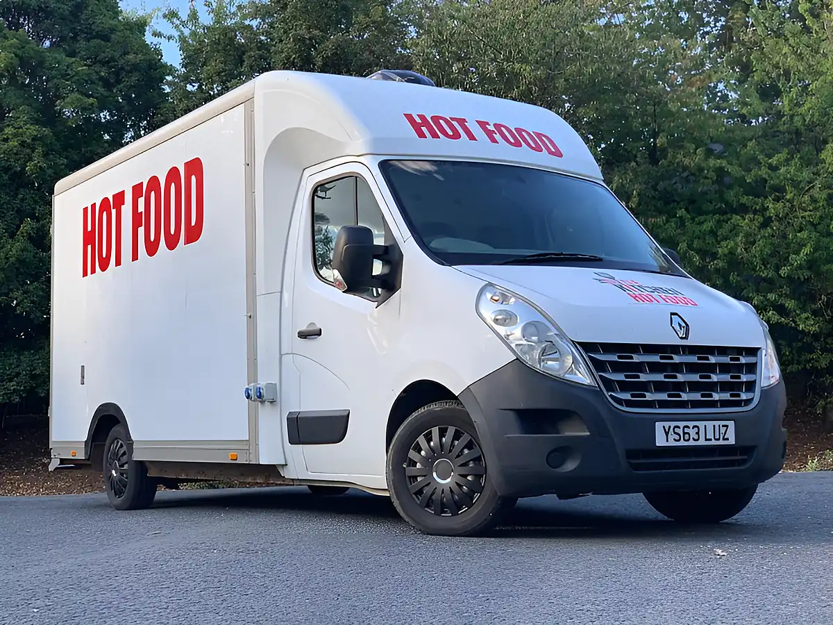 Used 2014 Renault Master Platform Cab Lwb White - Front View