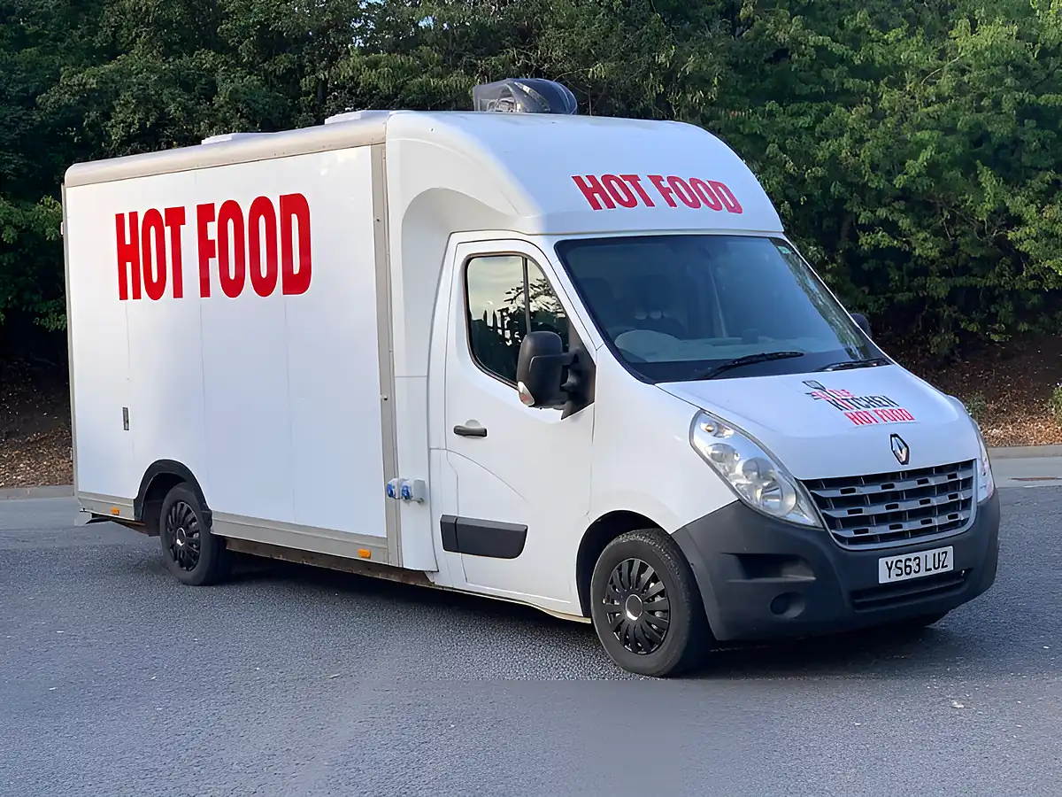 Used 2014 Renault Master Platform Cab Lwb White - Interior and Exterior details 3