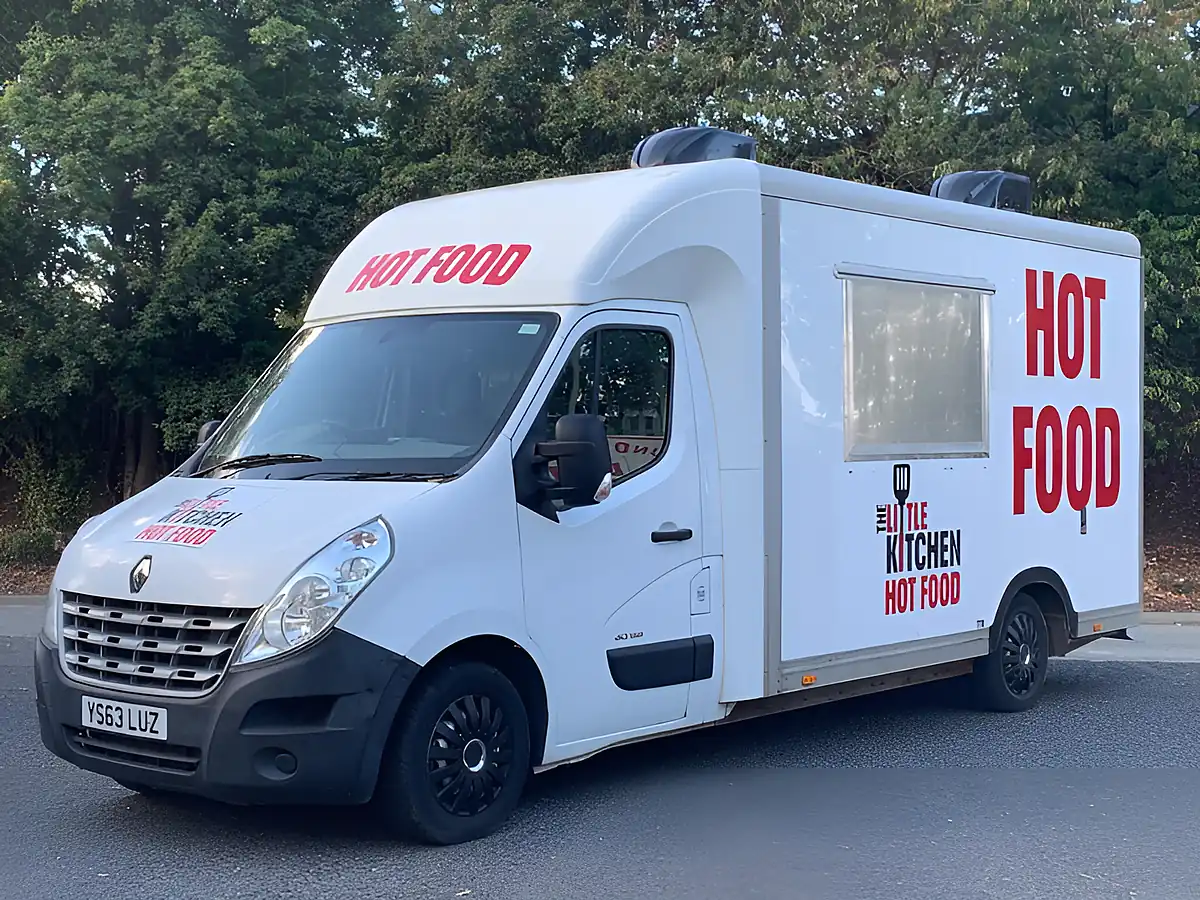 Used 2014 Renault Master Platform Cab Lwb White - Interior and Exterior details 9