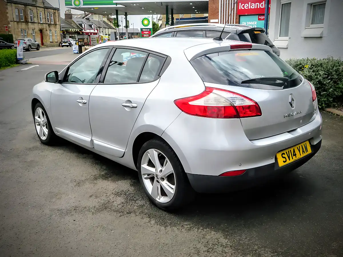 Used 2014 Renault Megane Dynamique Tom Tom Metallic Silver - Interior and Exterior details 6