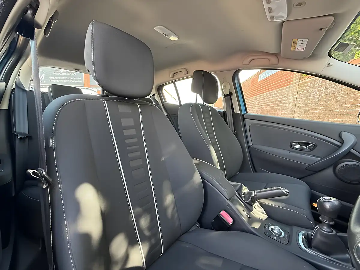 Used 2014 Renault Megane Dynamique Tomtom Blue - Interior and Exterior details 10