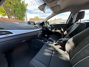 Used 2014 Renault Megane Dynamique Tomtom Blue - Interior and Exterior details 13