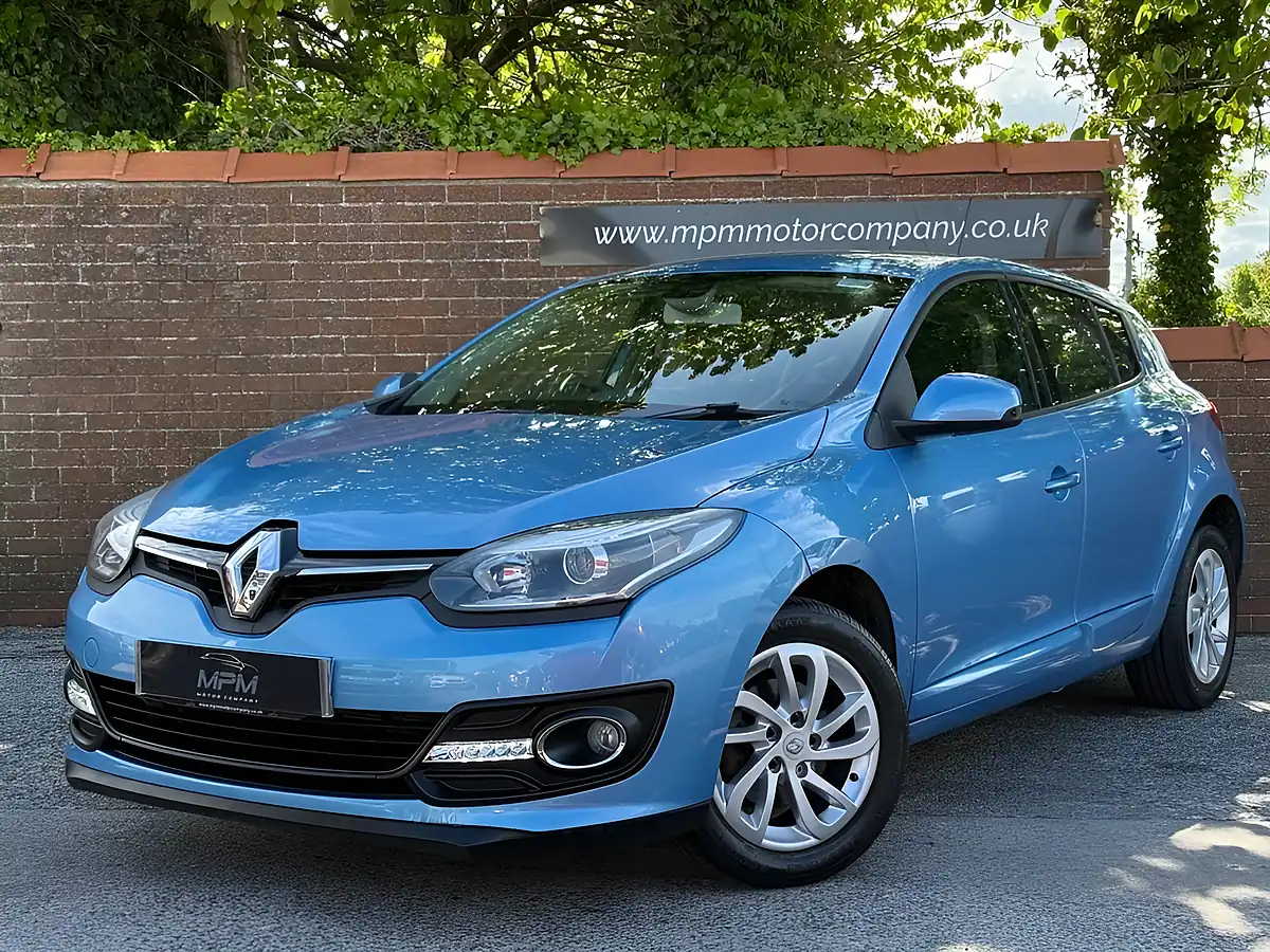 Used 2014 Renault Megane Dynamique Tomtom Blue - Interior and Exterior details 2