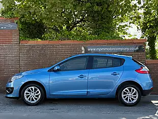 Used 2014 Renault Megane Dynamique Tomtom Blue - Interior and Exterior details 4