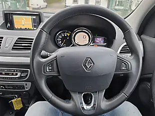 Used 2014 Renault Megane Dynamique Tomtom White - Interior and Exterior details 14