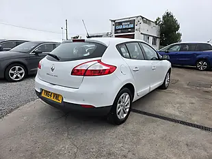 Used 2014 Renault Megane Dynamique Tomtom White - Interior and Exterior details 4