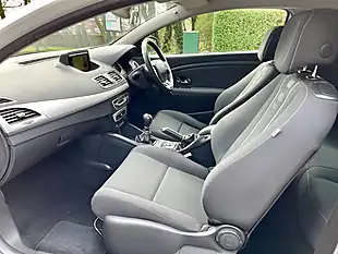 Used 2014 Renault Megane Dynamique Tomtom White - Interior and Exterior details 10