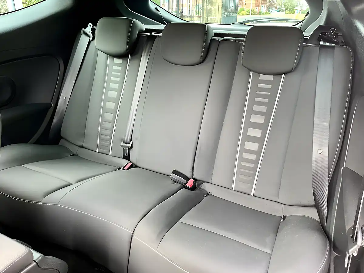 Used 2014 Renault Megane Dynamique Tomtom White - Interior and Exterior details 11