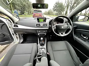 Used 2014 Renault Megane Dynamique Tomtom White - Interior and Exterior details 13