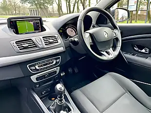 Used 2014 Renault Megane Dynamique Tomtom White - Interior and Exterior details 14
