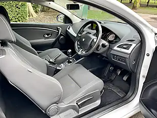 Used 2014 Renault Megane Dynamique Tomtom White - Interior and Exterior details 15