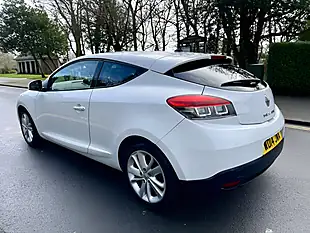 Used 2014 Renault Megane Dynamique Tomtom White - Interior and Exterior details 4