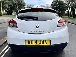 Used 2014 Renault Megane Dynamique Tomtom White - Interior and Exterior details 8