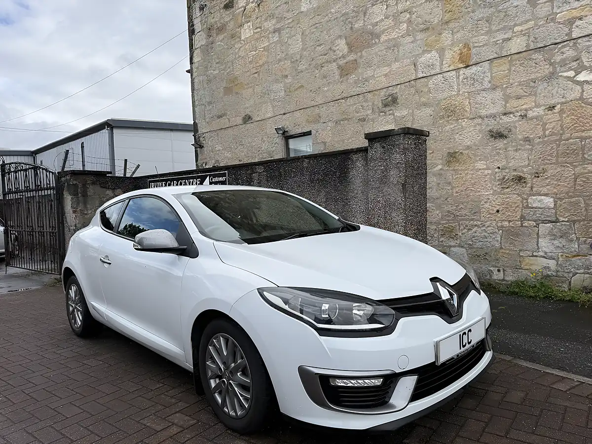 Used 2014 Renault Megane Knight Edition White - Interior and Exterior details 10