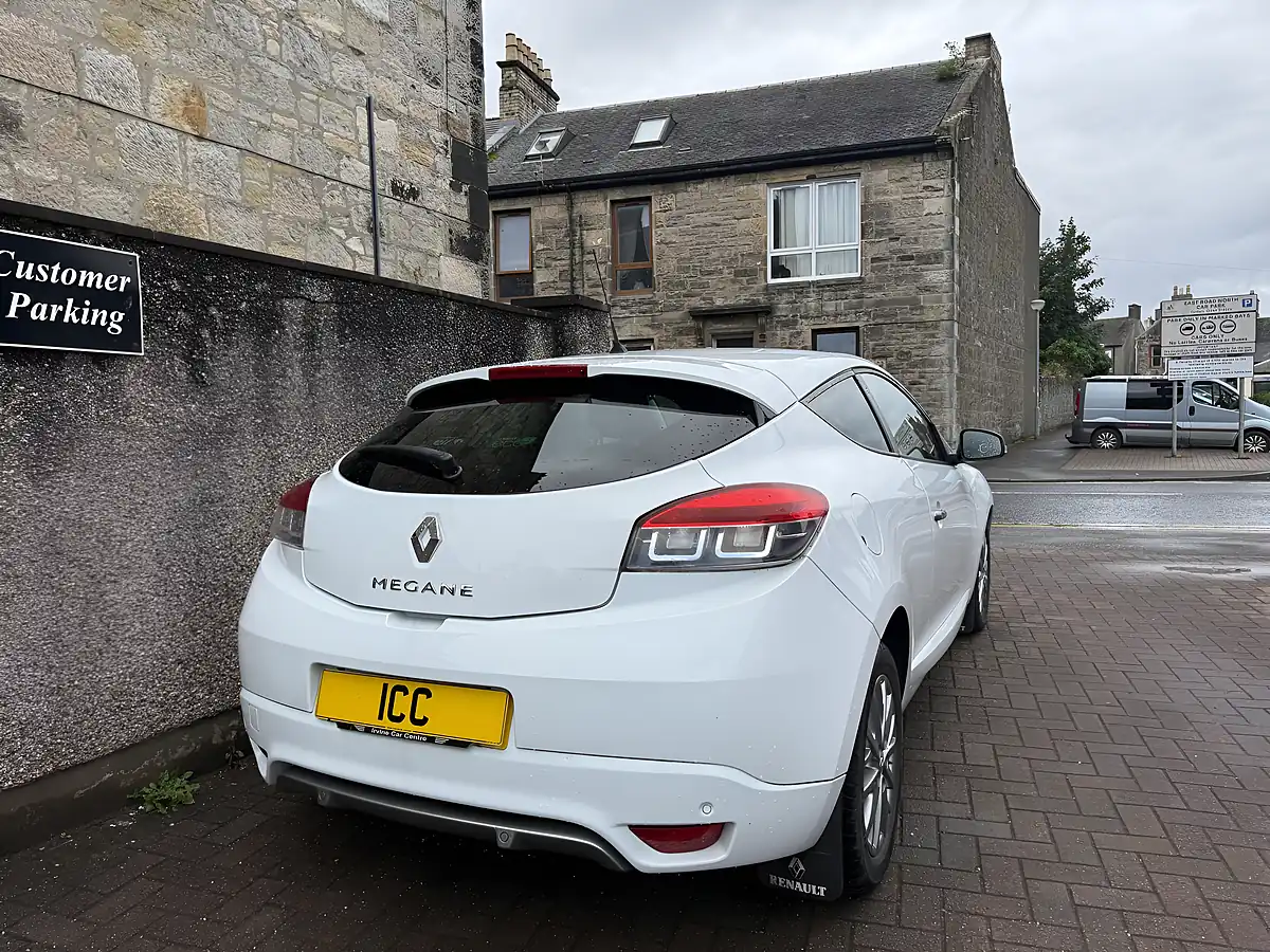 Used 2014 Renault Megane Knight Edition White - Interior and Exterior details 12