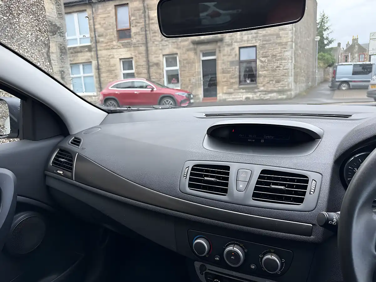 Used 2014 Renault Megane Knight Edition White - Interior and Exterior details 13