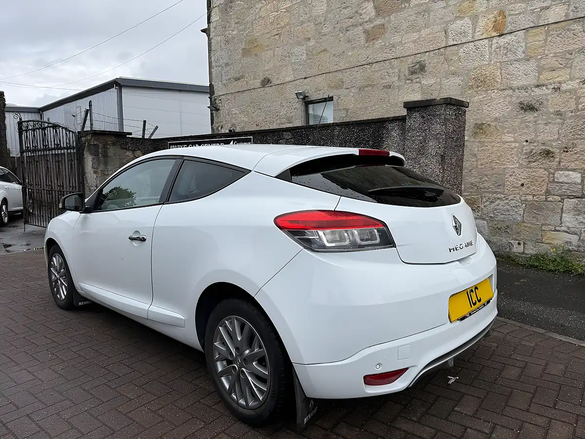 Used 2014 Renault Megane Knight Edition White - Interior and Exterior details 19