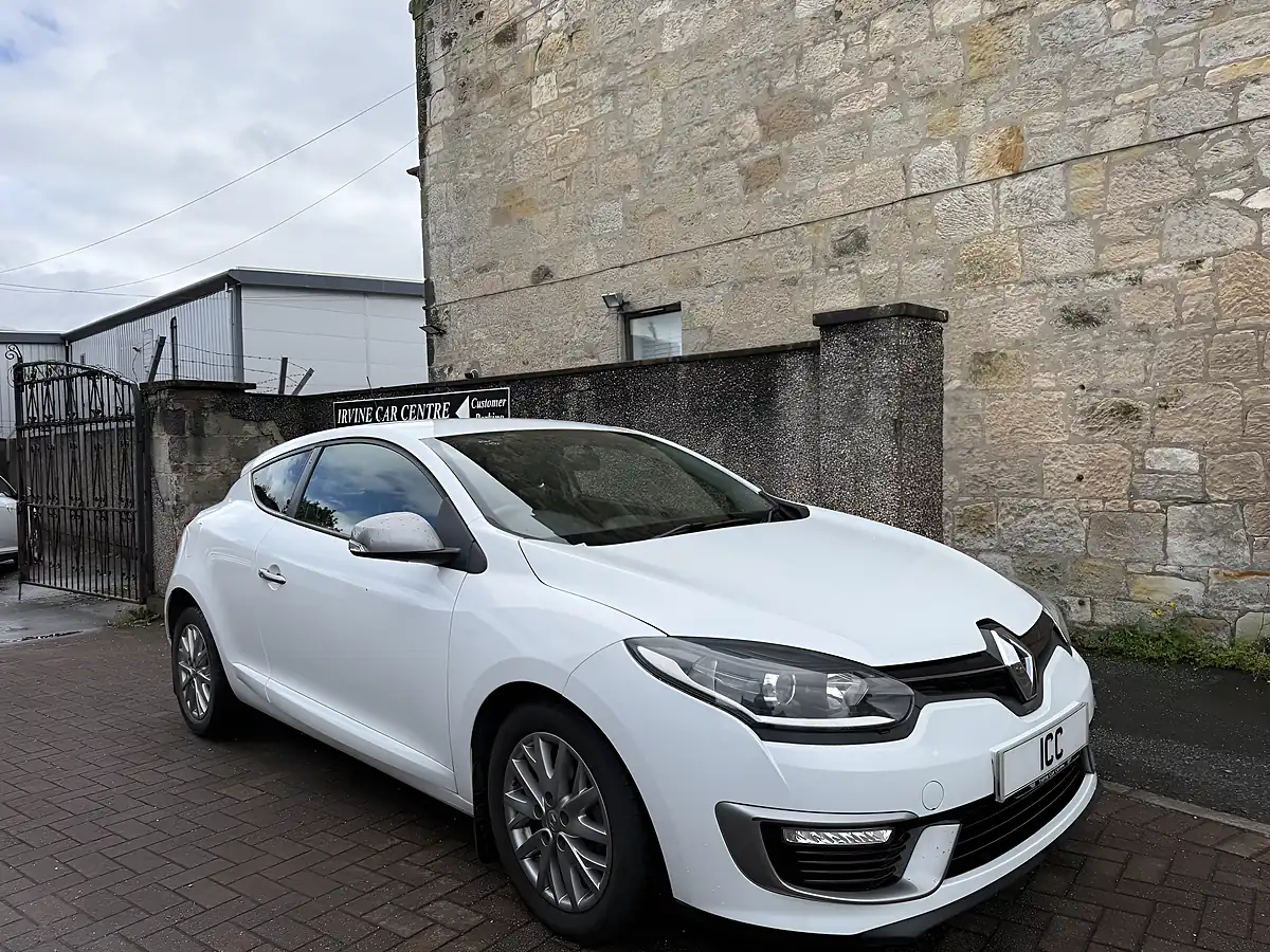Used 2014 Renault Megane Knight Edition White - Interior and Exterior details 20