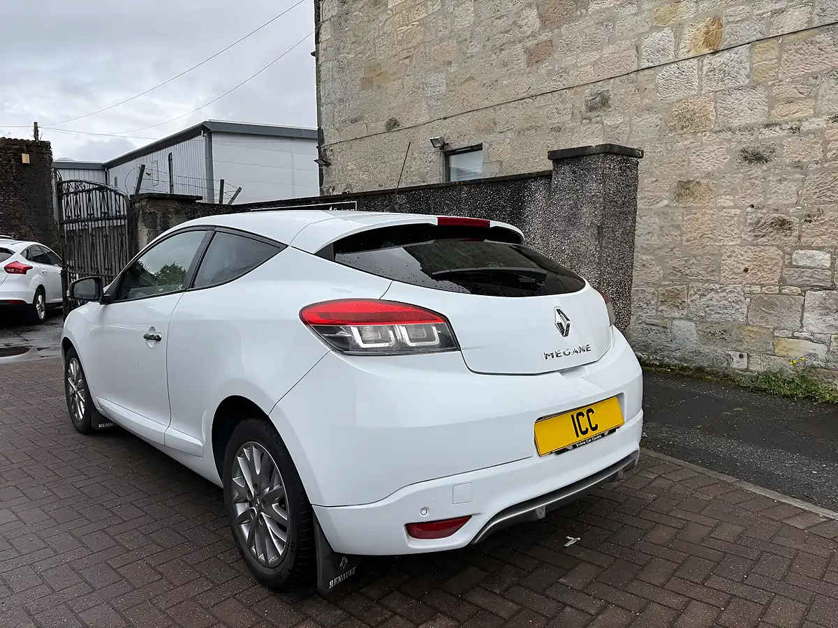 Used 2014 Renault Megane Knight Edition White - Interior and Exterior details 4