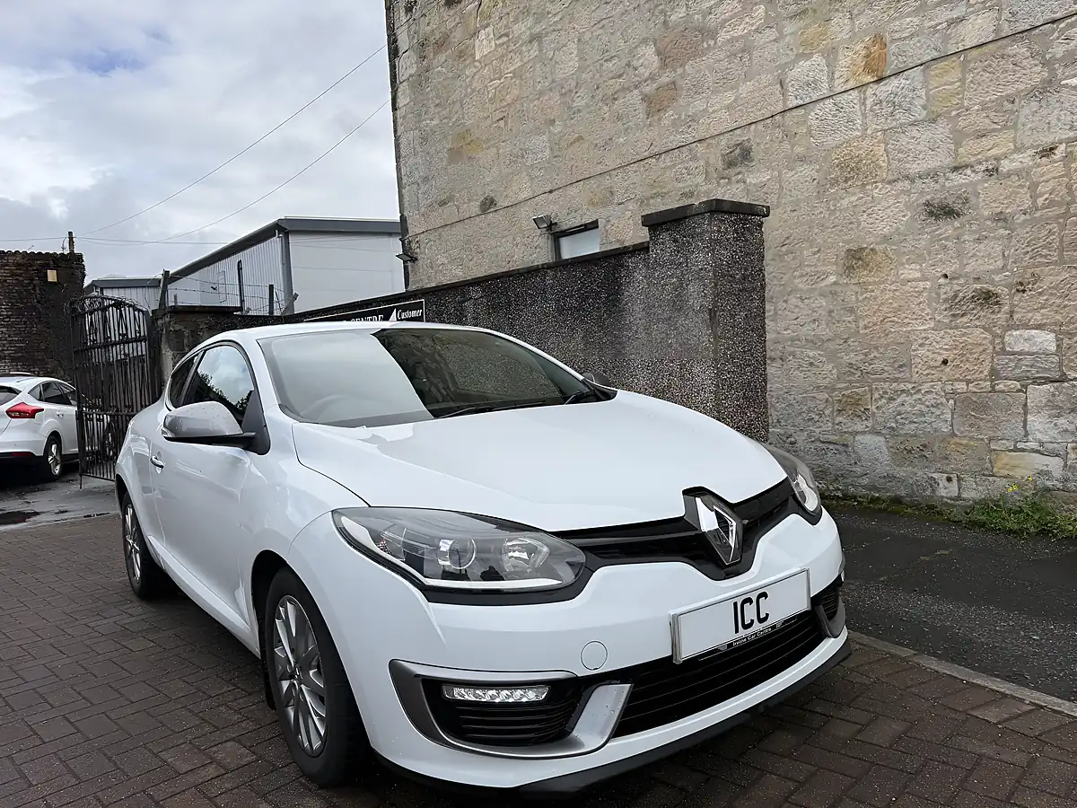 Used 2014 Renault Megane Knight Edition White - Interior and Exterior details 5