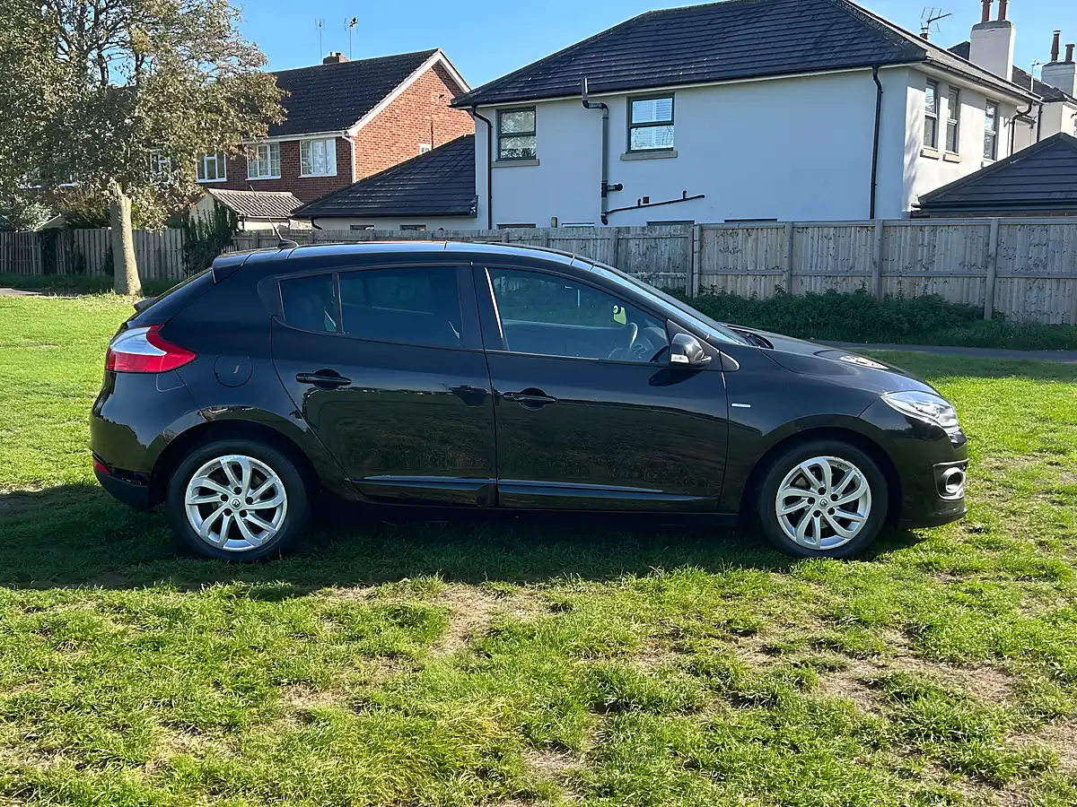 Used 2014 Renault Megane Limited Edition Diamond Black - Interior and Exterior details 3