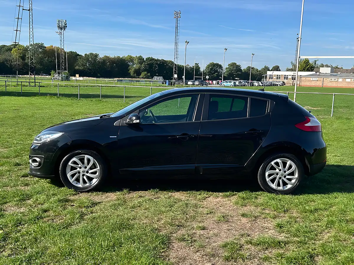 Used 2014 Renault Megane Limited Edition Diamond Black - Interior and Exterior details 6