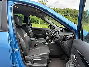 Used 2014 Renault Scenic Dynamique Tomtom Azzuro Blue - Interior and Exterior details 14