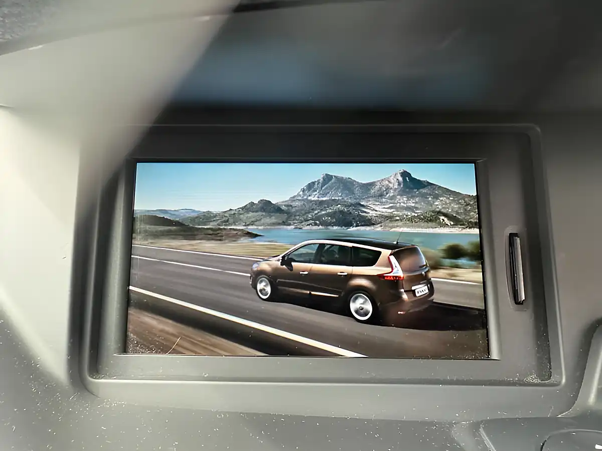 Used 2014 Renault Scenic Dynamique Tomtom Azzuro Blue - Interior and Exterior details 18