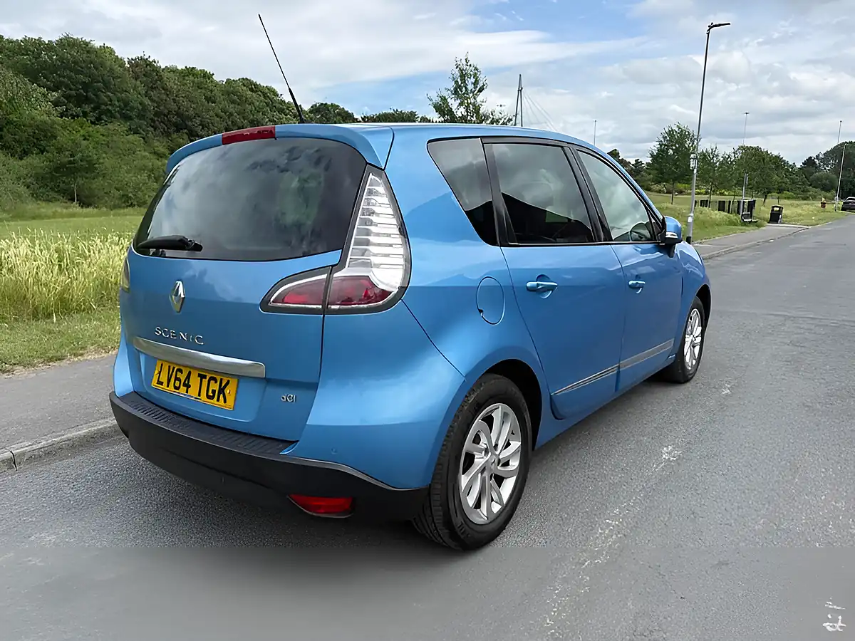 Used 2014 Renault Scenic Dynamique Tomtom Azzuro Blue - Interior and Exterior details 2