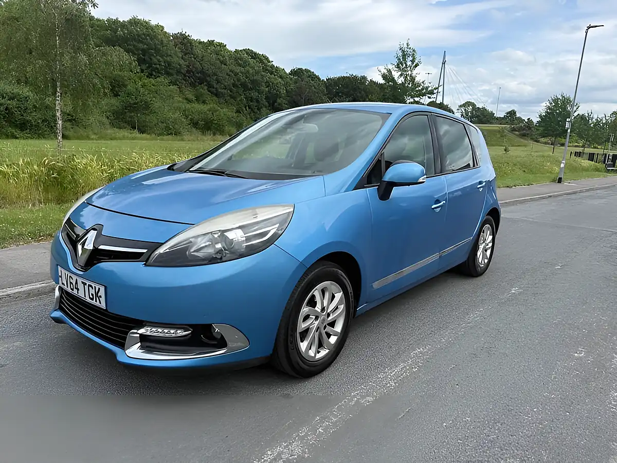 Used 2014 Renault Scenic Dynamique Tomtom Azzuro Blue - Interior and Exterior details 5