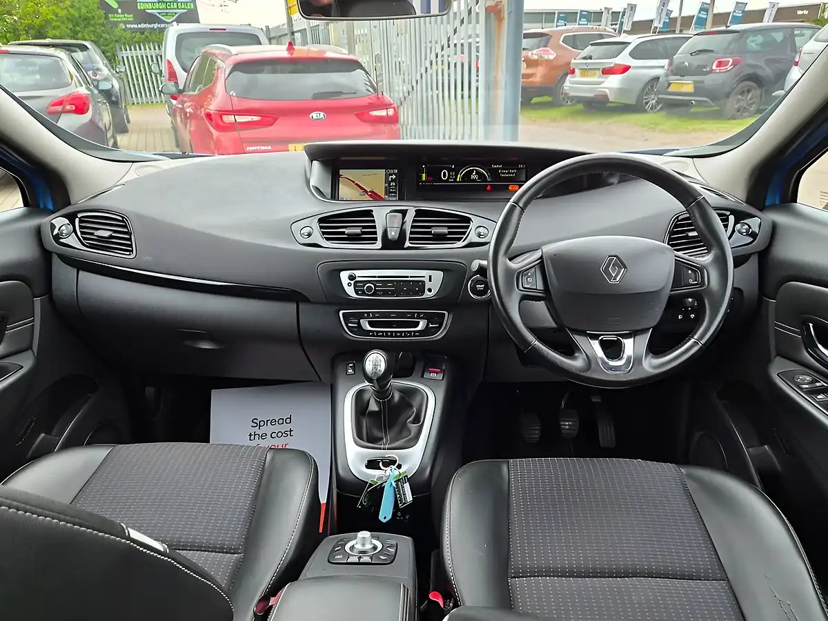 Used 2014 Renault Scenic Dynamique Tomtom Blue - Interior and Exterior details 10
