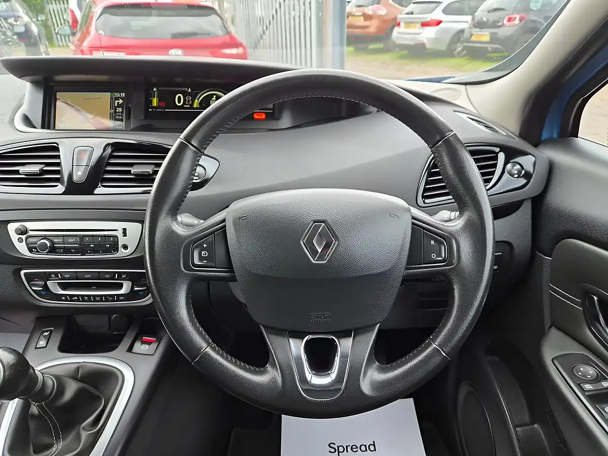Used 2014 Renault Scenic Dynamique Tomtom Blue - Interior and Exterior details 11