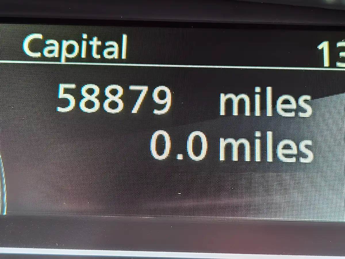 Used 2014 Renault Scenic Dynamique Tomtom Blue - Interior and Exterior details 12