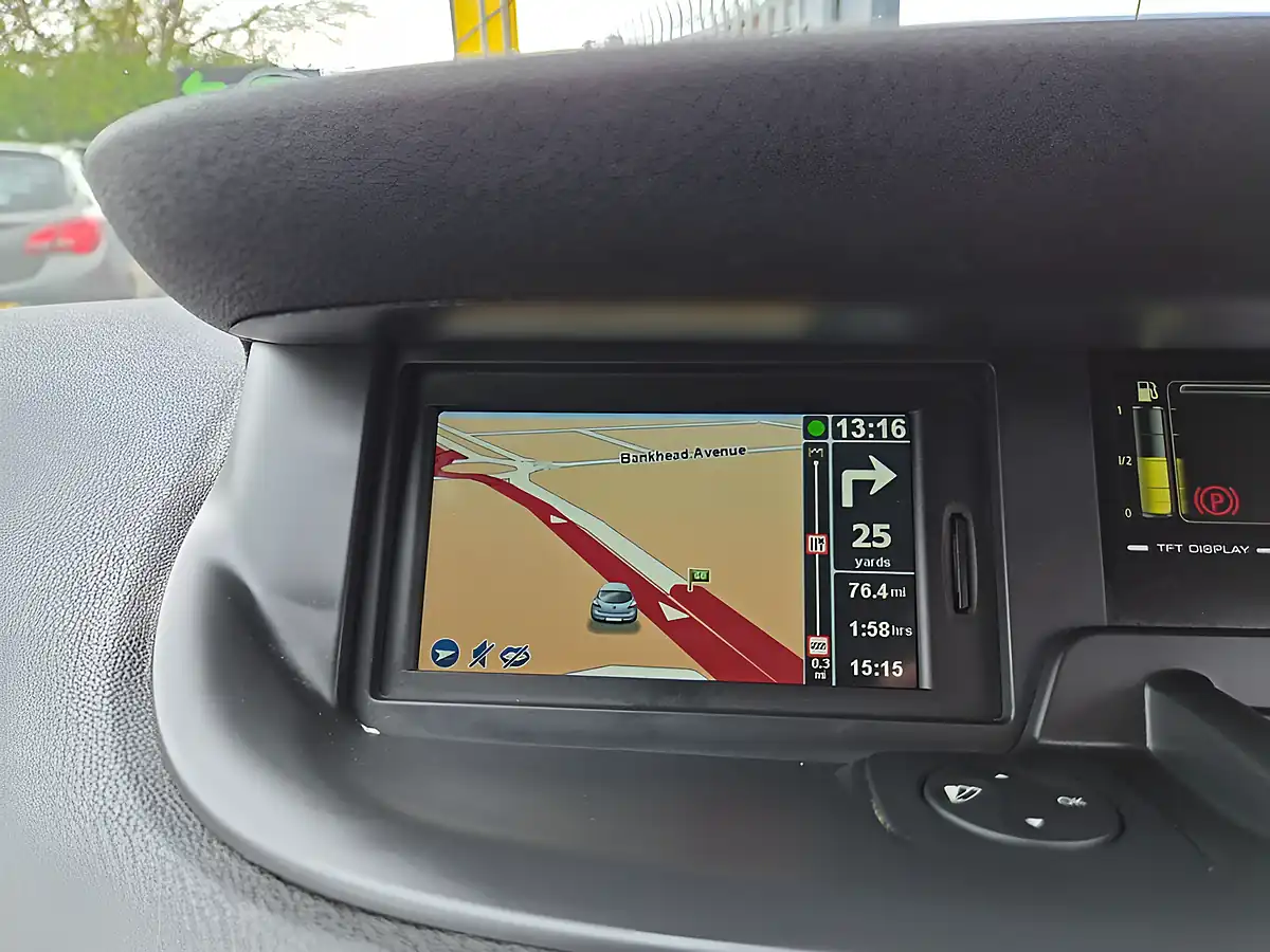 Used 2014 Renault Scenic Dynamique Tomtom Blue - Interior and Exterior details 14