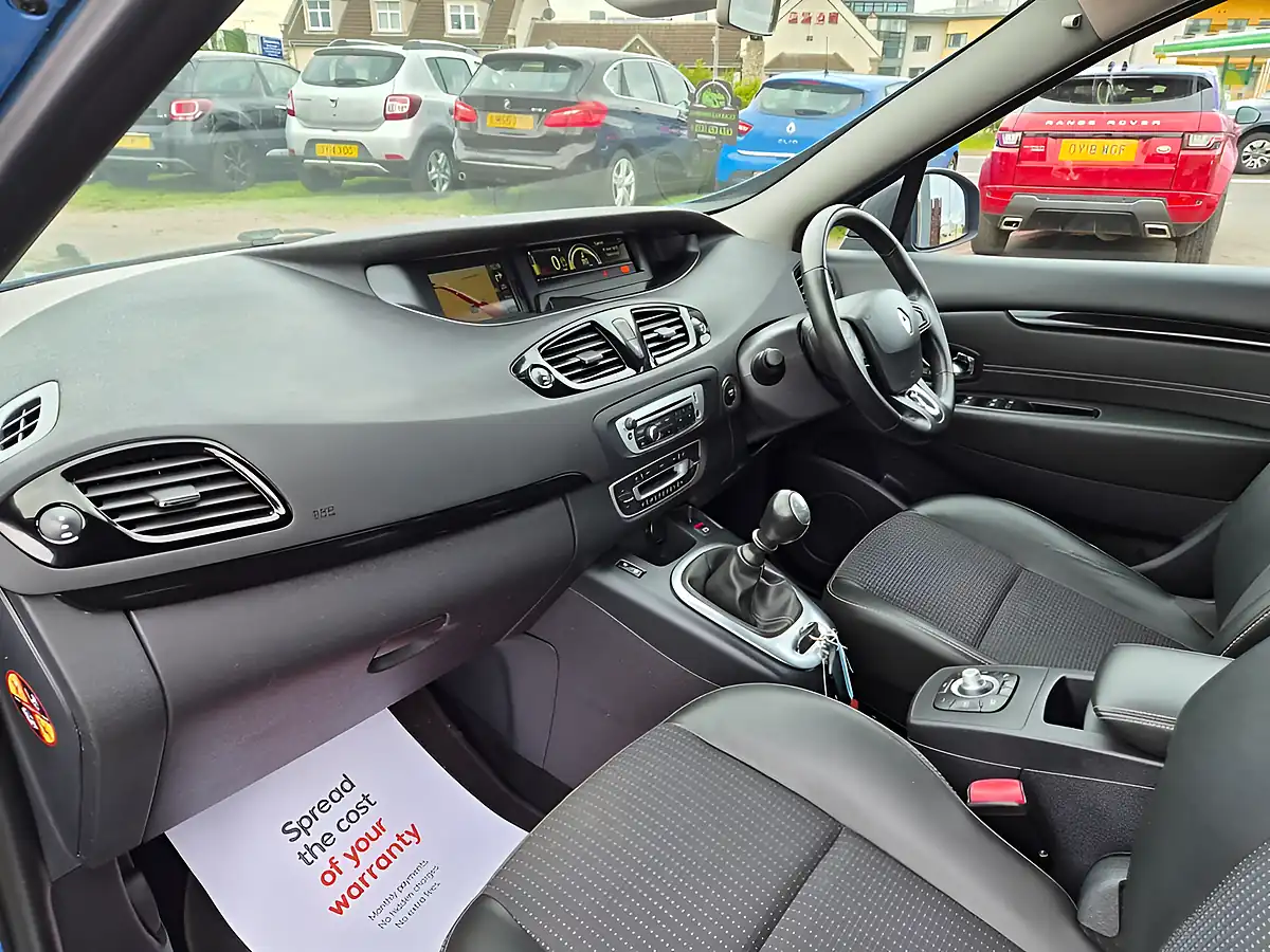 Used 2014 Renault Scenic Dynamique Tomtom Blue - Interior and Exterior details 18