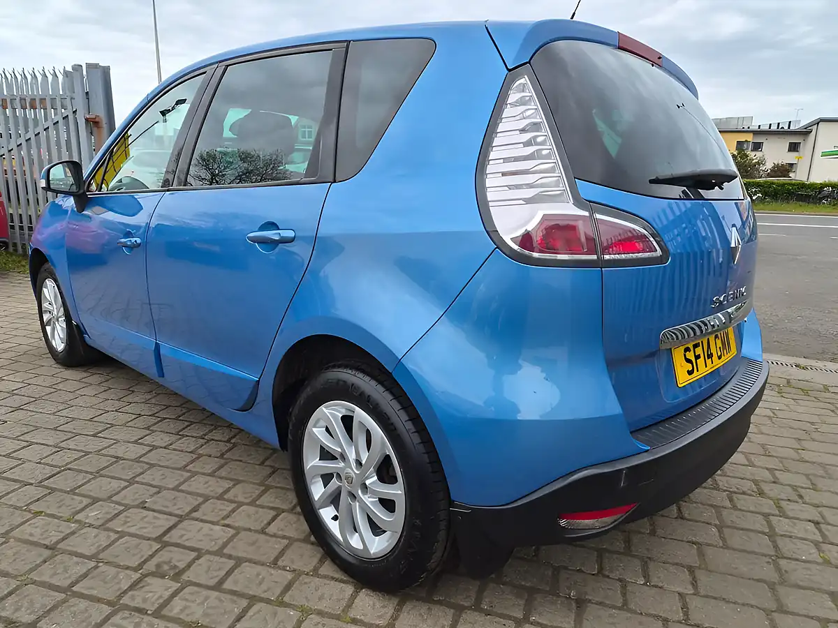 Used 2014 Renault Scenic Dynamique Tomtom Blue - Interior and Exterior details 5