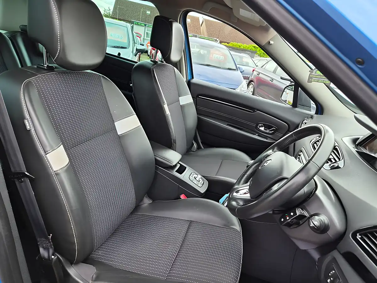 Used 2014 Renault Scenic Dynamique Tomtom Blue - Interior and Exterior details 8