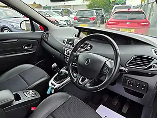 Used 2014 Renault Scenic Dynamique Tomtom Blue - Interior and Exterior details 9