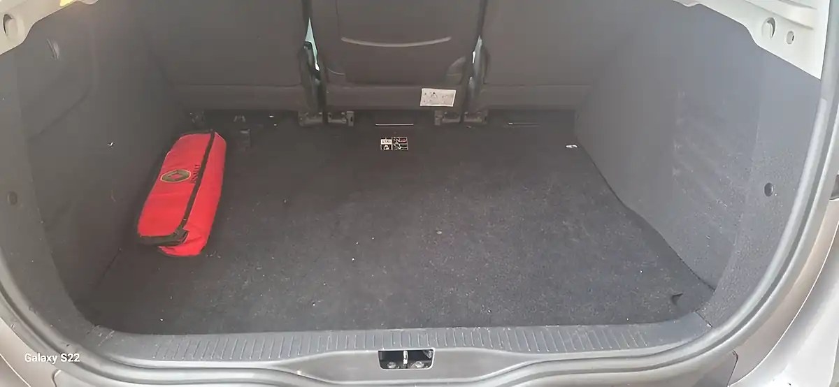 Used 2014 Renault Scenic Dynamique Tomtom Grey - Interior and Exterior details 10