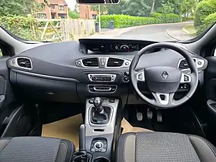 Used 2014 Renault Scenic Xmod Dynamique Tomtom Red - Interior and Exterior details 11