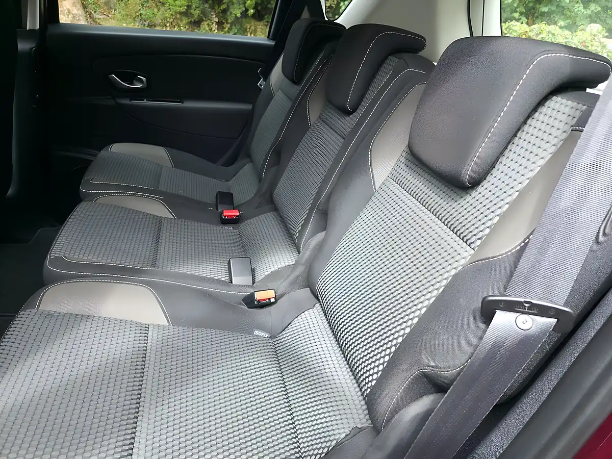 Used 2014 Renault Scenic Xmod Dynamique Tomtom Red - Interior and Exterior details 12