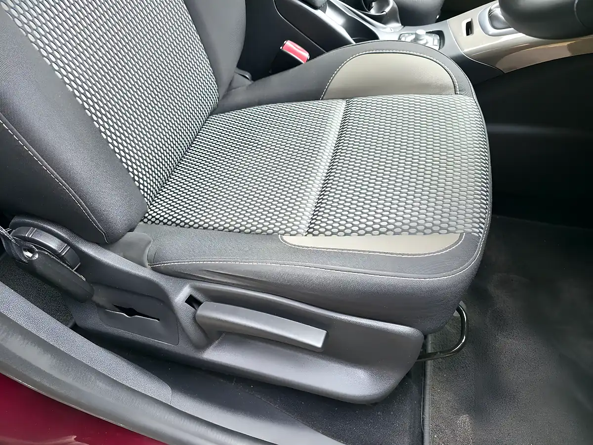 Used 2014 Renault Scenic Xmod Dynamique Tomtom Red - Interior and Exterior details 19