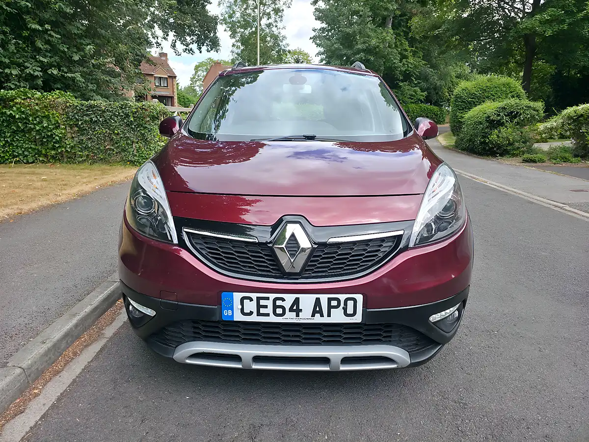 Used 2014 Renault Scenic Xmod Dynamique Tomtom Red - Interior and Exterior details 2