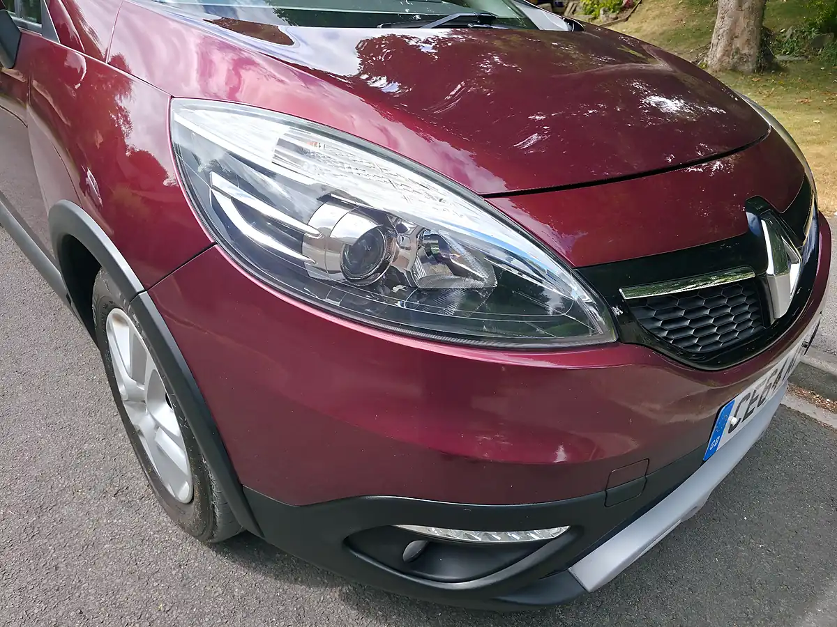 Used 2014 Renault Scenic Xmod Dynamique Tomtom Red - Interior and Exterior details 20